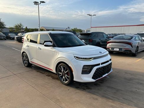 Used 2021 Kia Soul Turbo FWD image 4