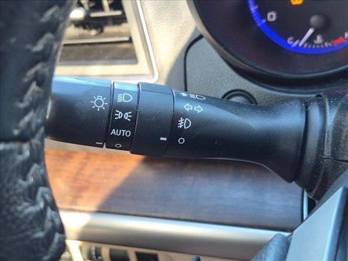 Used 2018 Subaru Outback 2.5i Limited AWD/4WD image 6