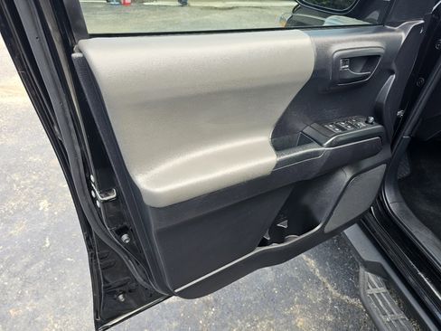 Used 2021 Toyota Tacoma SR image 10