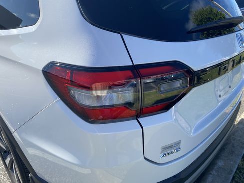 Used 2025 Honda Pilot Touring image 21