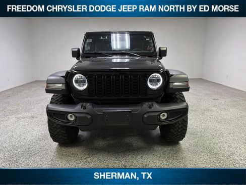 Used 2025 Jeep Wrangler Unlimited Sport AWD/4WD image 2
