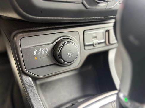 Used 2020 Jeep Renegade Altitude AWD/4WD image 25