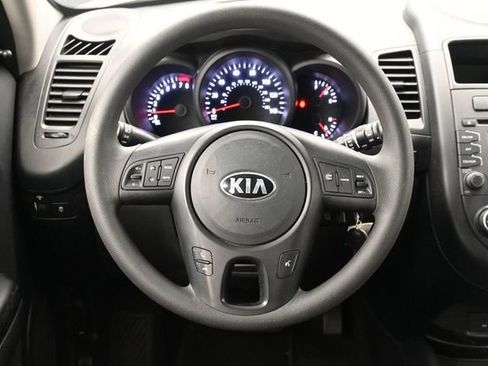 Used 2013 Kia Soul FWD image 22