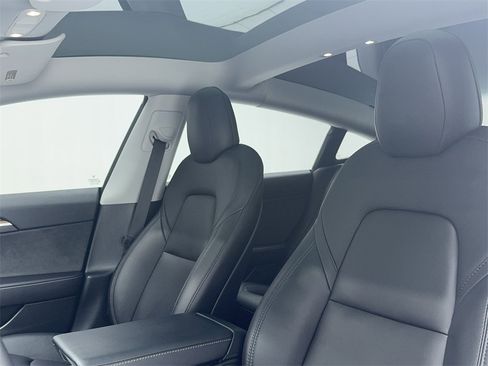 Used 2021 Tesla Model 3 Standard Range Plus image 39