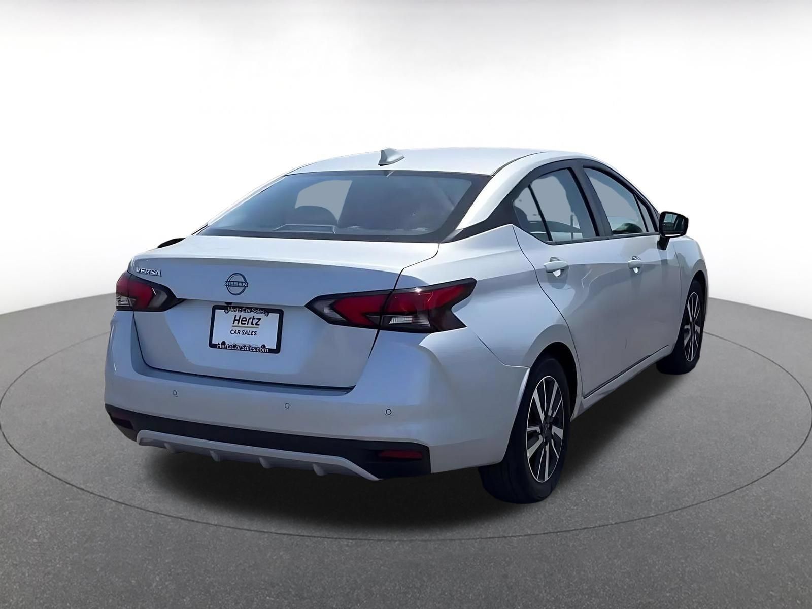 Used 2025 Nissan Versa SV FWD image 13