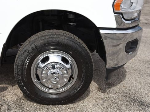 Used 2024 RAM 3500 Big Horn AWD/4WD image 25
