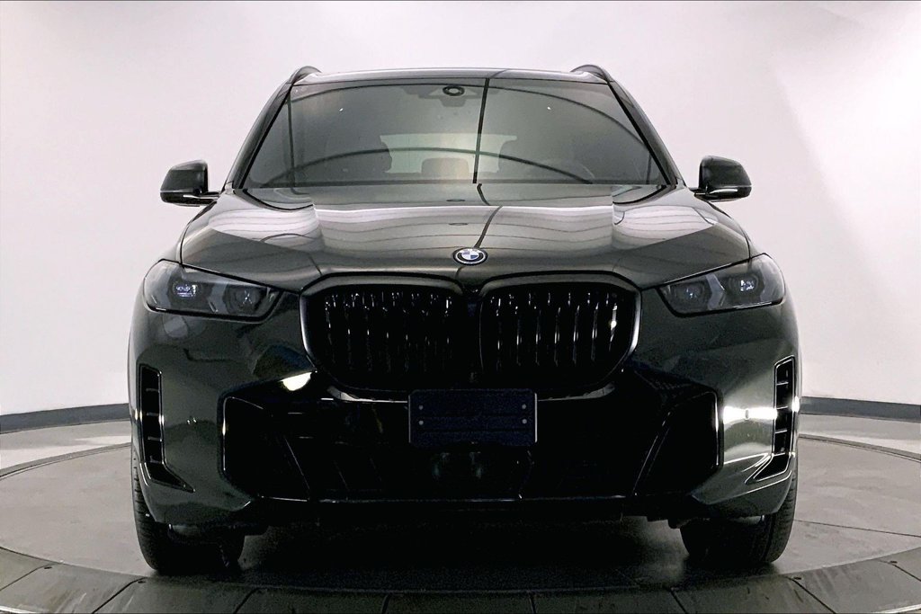 Used 2026 BMW X5 xDrive50e w/ Executive Package AWD/4WD image 2