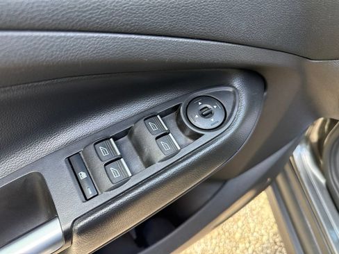 Used 2017 Ford C-MAX Energi Titanium w/ Equipment Group 501A FWD image 8
