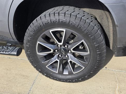 Used 2022 Chevrolet Tahoe Z71 image 16