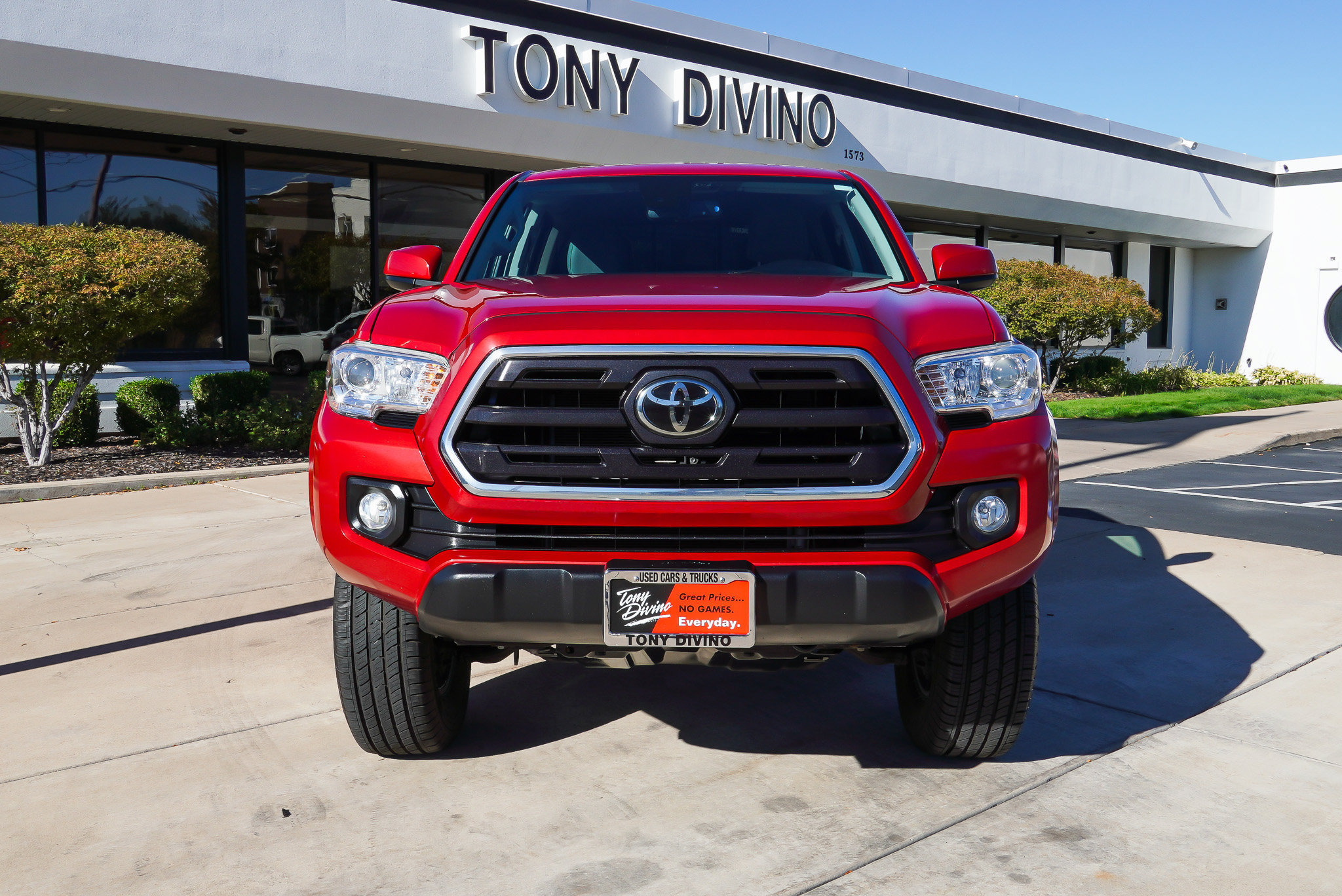 Used 2019 Toyota Tacoma SR5 AWD/4WD image 3