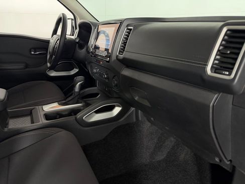 Used 2024 Nissan Frontier SV RWD image 29
