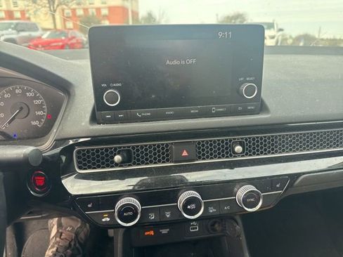 Used 2022 Honda Civic EX image 9