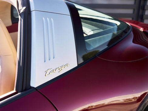 Used 2021 Porsche 911 Targa 4S image 8