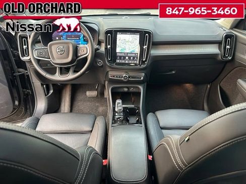 Used 2025 Volvo XC40 B5 Plus AWD/4WD image 15