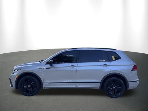 Used 2023 Volkswagen Tiguan SE R-Line image 11