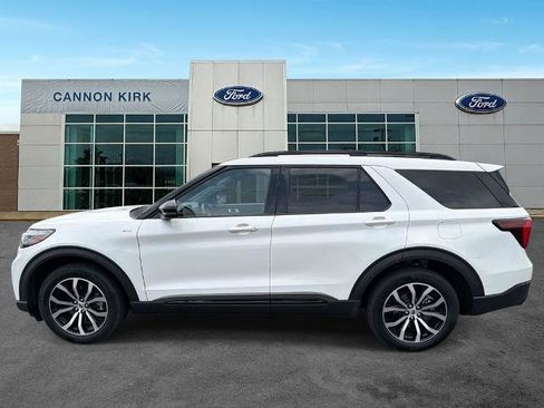Certified 2025 Ford Explorer ST-Line AWD/4WD image 4