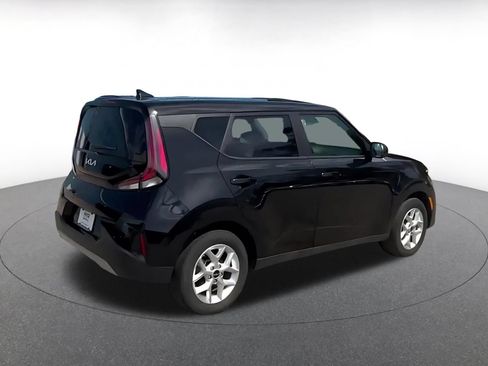 Used 2025 Kia Soul LX w/ LX Technology Package FWD image 12