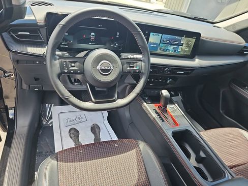 Used 2025 Nissan Kicks SR FWD image 20