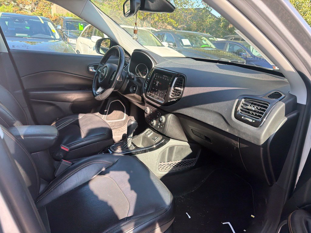 Used 2018 Jeep Compass Limited w/ Navigation Group FWD image 5