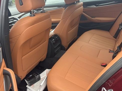 Used 2023 BMW 540i w/ M Sport Package RWD image 4