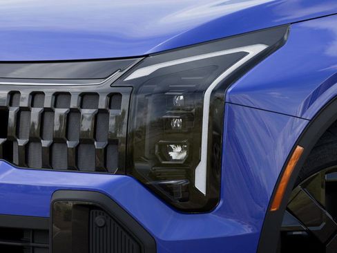 New 2026 Kia Sportage X-Line w/ X-Line Premium Package image 10