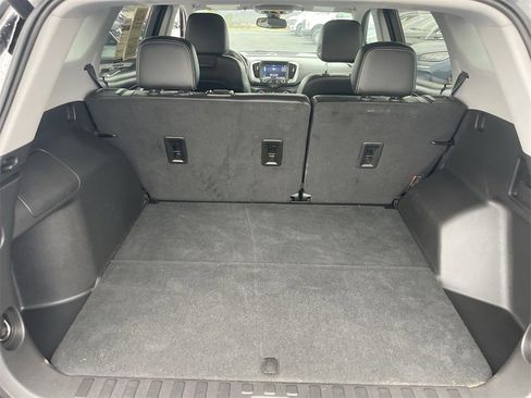 Used 2023 GMC Terrain SLT image 28