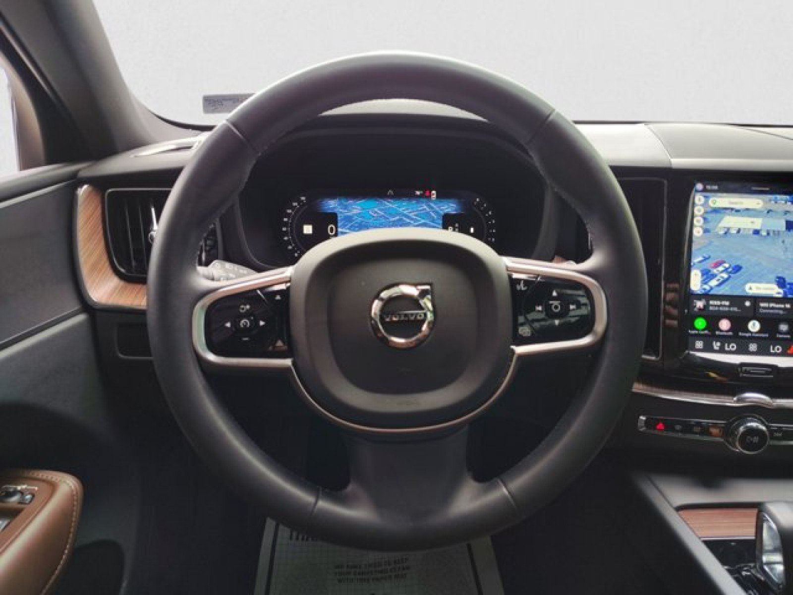 Used 2023 Volvo XC60 B5 Plus w/ Climate Package FWD image 15