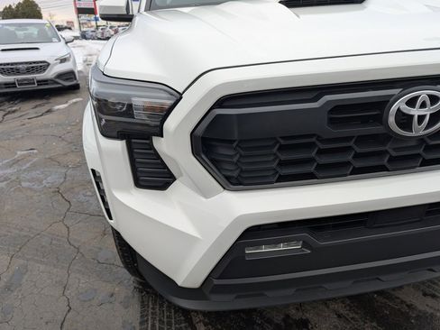 Certified 2024 Toyota Tacoma TRD Sport image 11