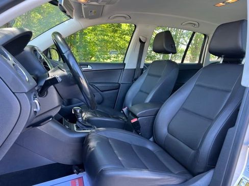 Used 2016 Volkswagen Tiguan S image 13
