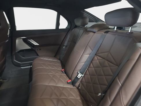 Used 2023 BMW 740i w/ Parking Assistance Package image 14