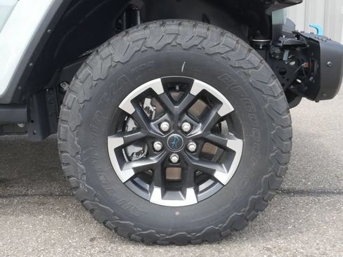 Used 2024 Jeep Wrangler Unlimited Rubicon 4xe AWD/4WD image 14