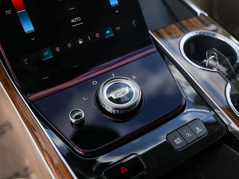 Certified 2025 Cadillac Escalade Sport Platinum image 19