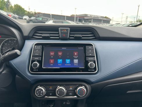 Used 2025 Nissan Versa SV FWD image 14