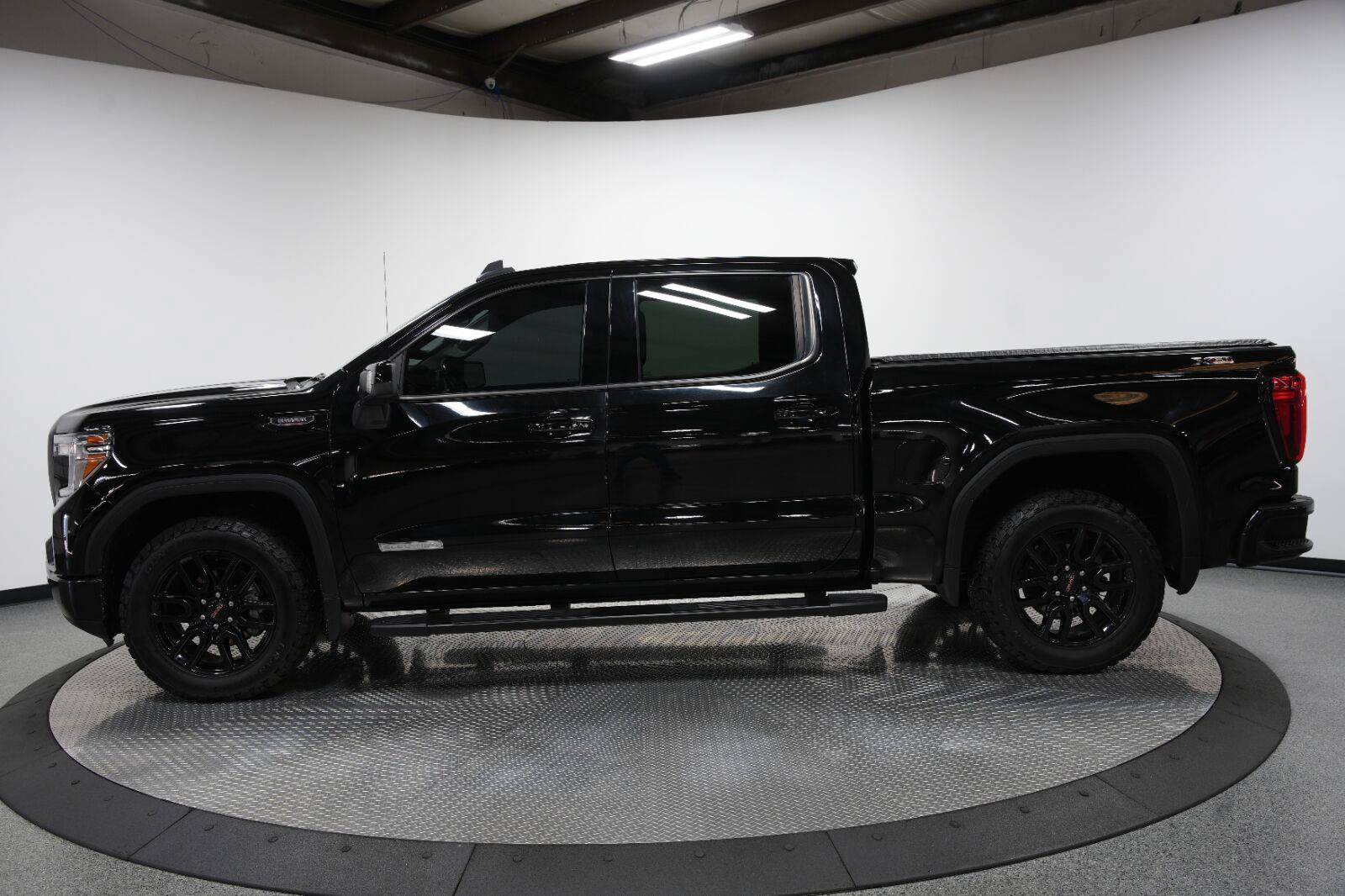 Certified 2022 GMC Sierra 1500 Elevation w/ Preferred Package AWD/4WD image 5
