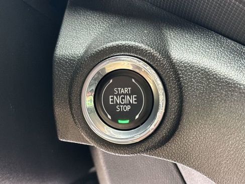 Used 2023 Chevrolet TrailBlazer LT w/ Convenience Package AWD/4WD image 19