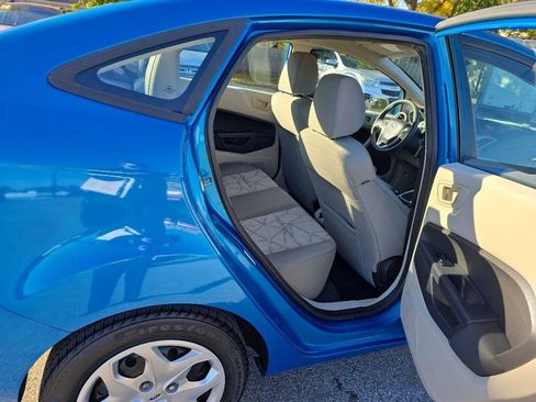 Used 2013 Ford Fiesta SE image 27