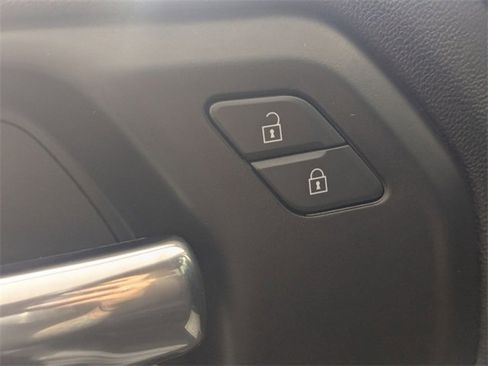 Used 2025 Chevrolet Silverado 2500 Custom w/ Custom Value Package image 11