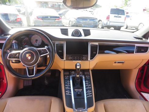 Used 2017 Porsche Macan S image 19