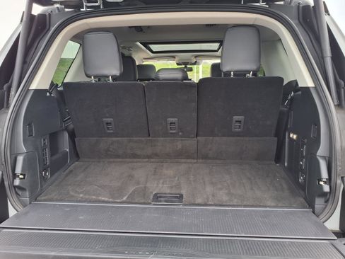 Used 2025 Ford Expedition Platinum AWD/4WD image 19
