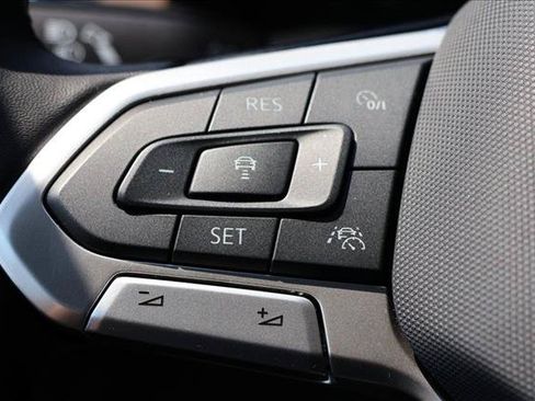 Used 2026 Volkswagen Atlas SE AWD/4WD image 14