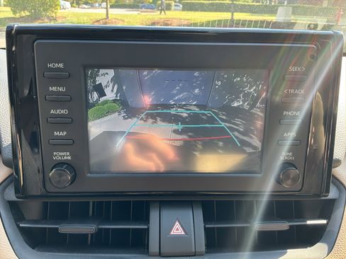 Used 2019 Toyota RAV4 LE FWD image 25