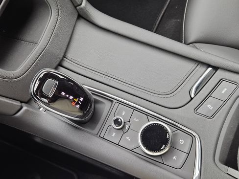 New 2026 Cadillac XT5 Luxury image 15