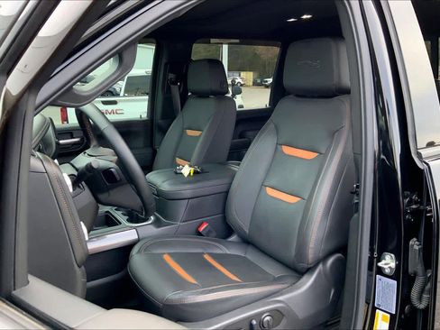 Used 2023 GMC Sierra 2500 AT4 w/ AT4 Preferred Package image 8