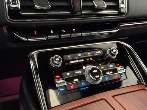 Certified 2023 Lincoln Navigator L Reserve AWD/4WD image 30