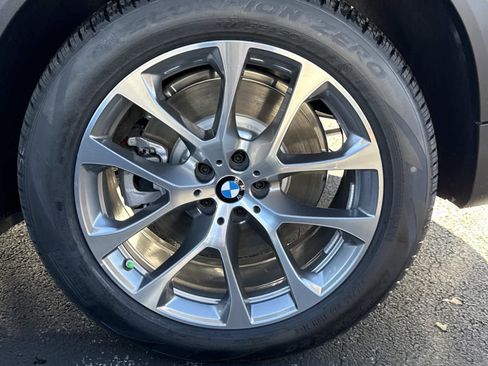 New 2026 BMW X5 xDrive50e w/ Premium Package AWD/4WD image 12