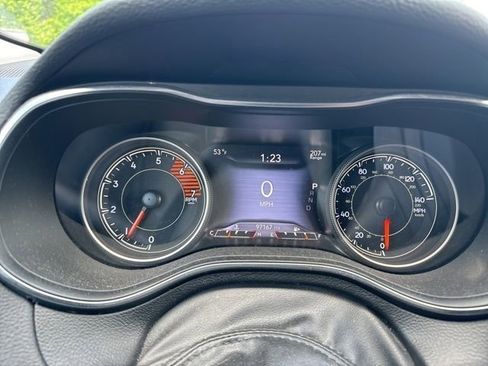 Used 2019 Jeep Cherokee Trailhawk AWD/4WD image 12