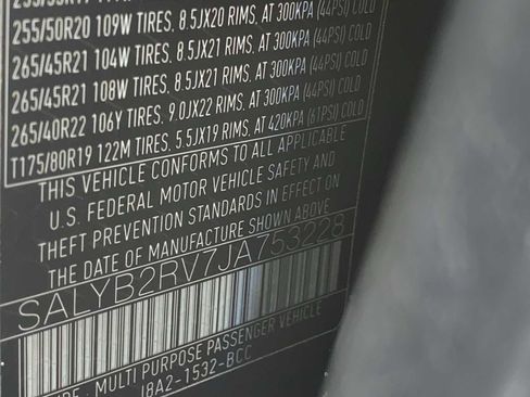 Used 2018 Land Rover Range Rover Velar S image 21