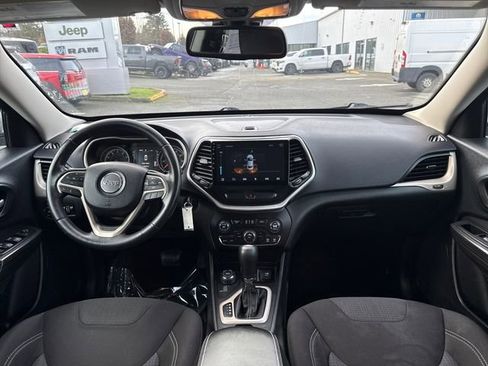 Used 2015 Jeep Cherokee Latitude image 11