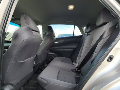 Used 2021 Toyota Venza LE AWD/4WD image 17
