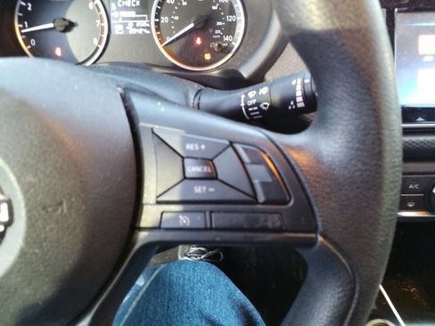 Used 2023 Nissan Kicks S image 19